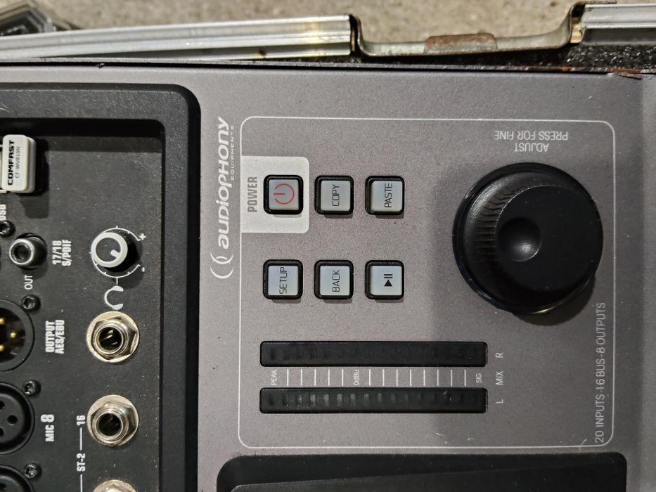 Mesa de Som Digital Audiophony Livetouch 20