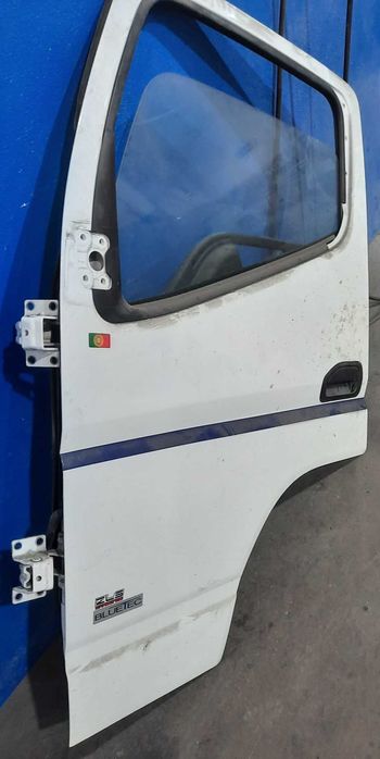 Mitsubishi Canter Fuso - 2017 - Porta esquerda, Painel Frontal, Banco