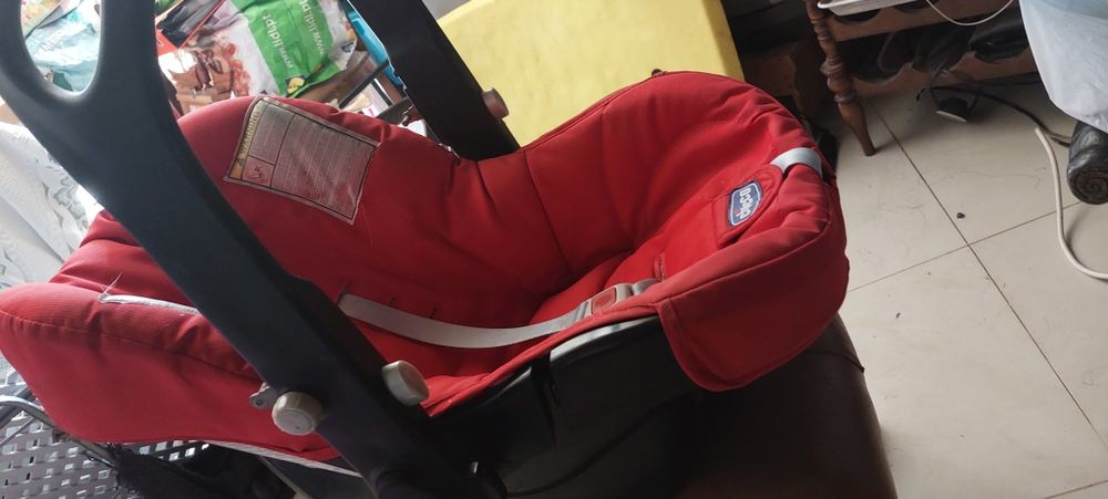 Cadeira de ovo para transporte de bebé no carro