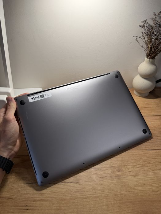 MacBook Pro 16’ 2019 8-Core i9 32GB 1TB SSD Radeon 5500 4Gb 92%