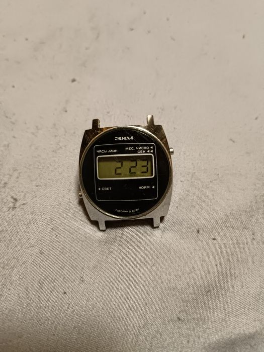Электронные часы ЗИМ.