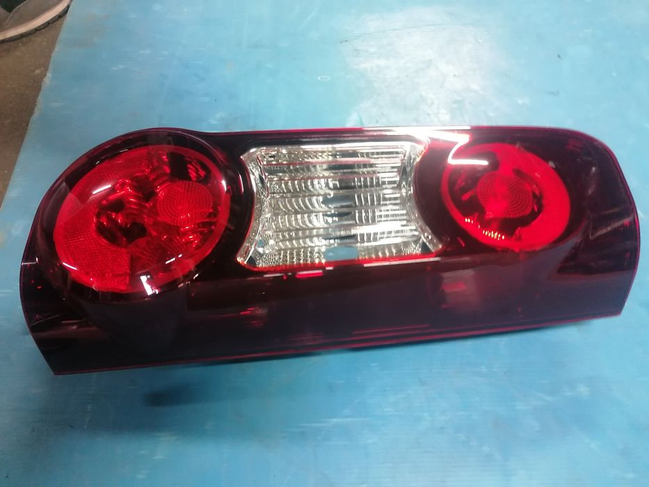 Farolin direito peugeot partner ou Citroën berlingo de 2008 a 2018