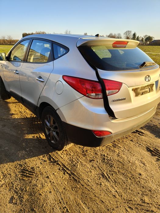 Hyundai ix35,2015 r, kolor RAH 9P, auto na części,