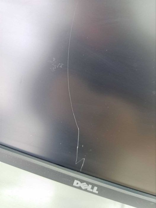 Монитор Dell U2312HM б\у (має сліди єксплуатації є подряпини працює )