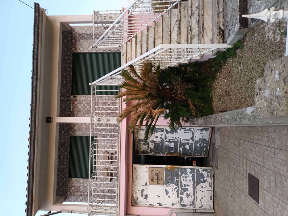 Casa para alugar T3 em santa catarina 3840-572 vagos.