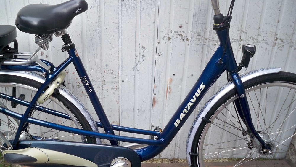 BATAVUS Mambo   rama 57 cm. Aluminiowa Nexus 7  Prądnica miejski