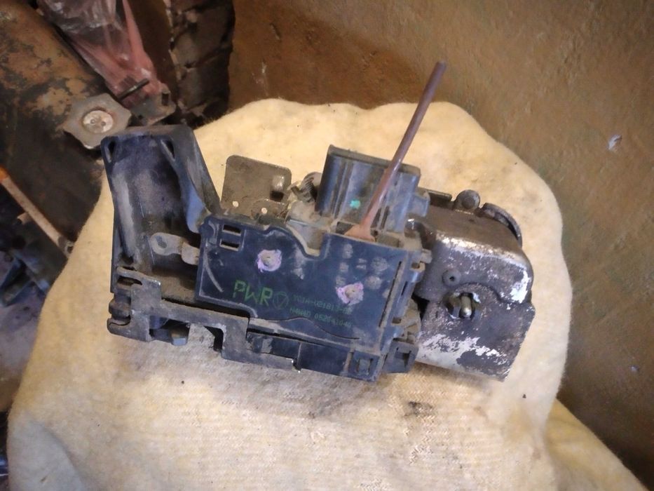 Замок дверей форд транзіт лівий правий від 2000року