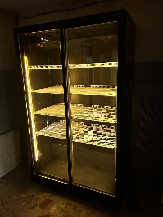 Барный холодильник Витрина для десертов Куб Умка Рэтро Морозилка