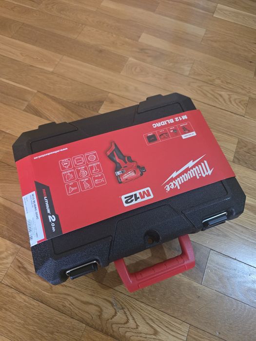 Aparafusadora Impacto Parafusadeira  12V Milwaukee M12 BLIDRC-202C