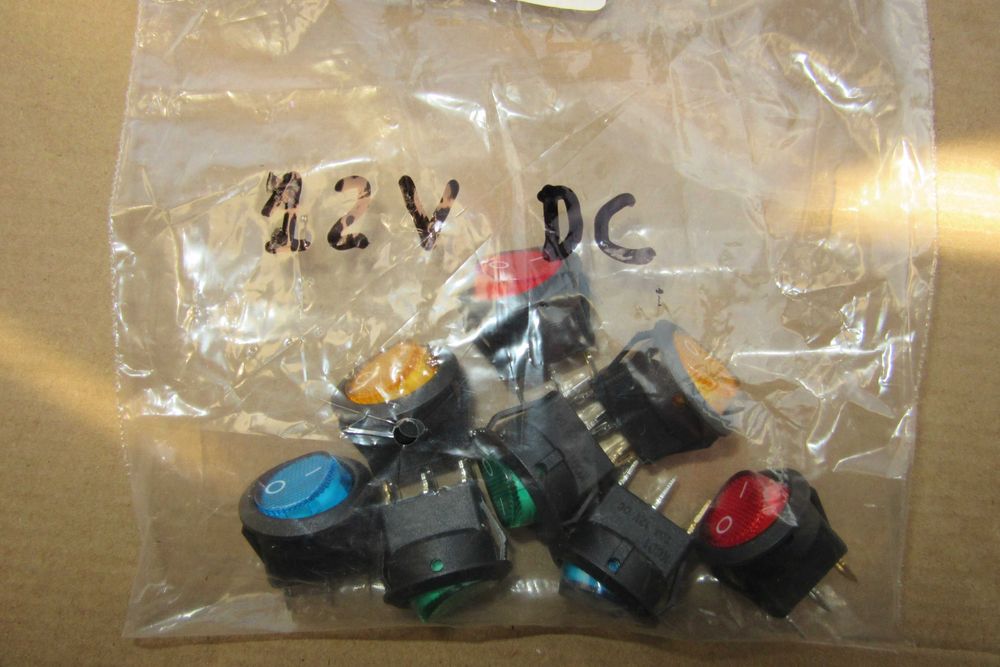 8 Interruptores com iluminação 12V *** NOVOS ***
