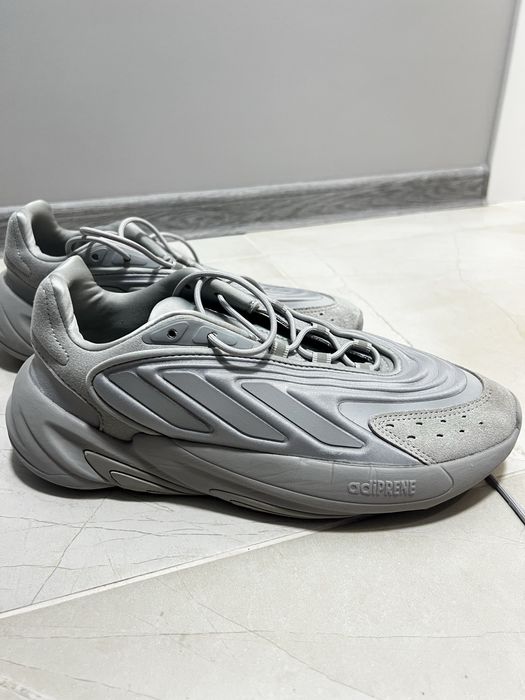 Продам кросівки Adidas