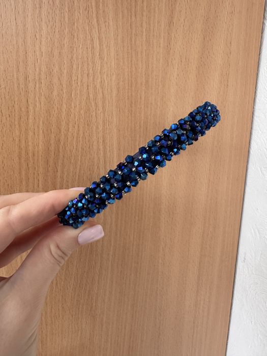 Обруч з камінцями.