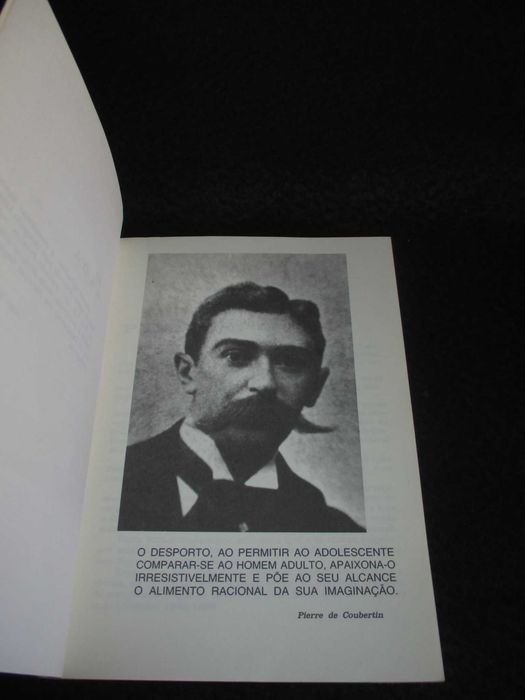 Livro Jogos Olímpicos e Olimpismo João Marreiros 1ª edição 1988