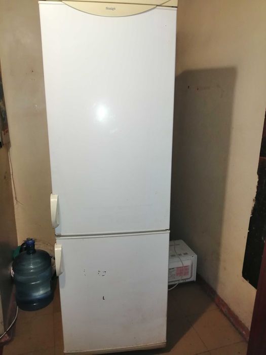 Продам холодильник Snaige RF360