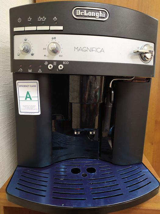 Продам Кофемашину Delonghi Magnifica ESAM 3000.B