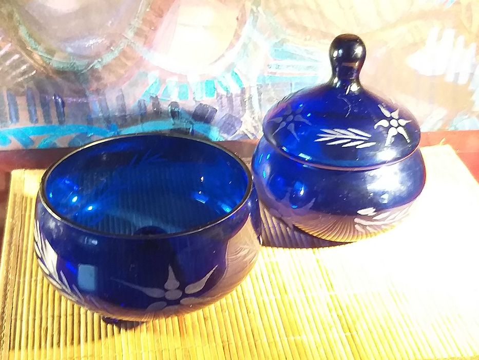 bomboniera misa ze szkła kobaltowego vintage huta Hortensja