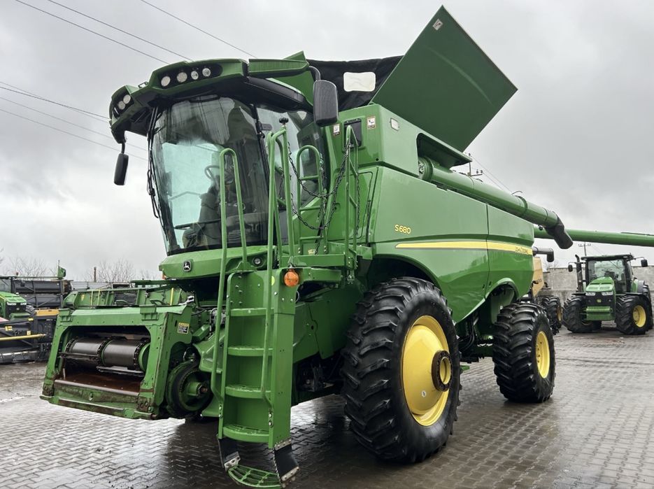 John Deere S680