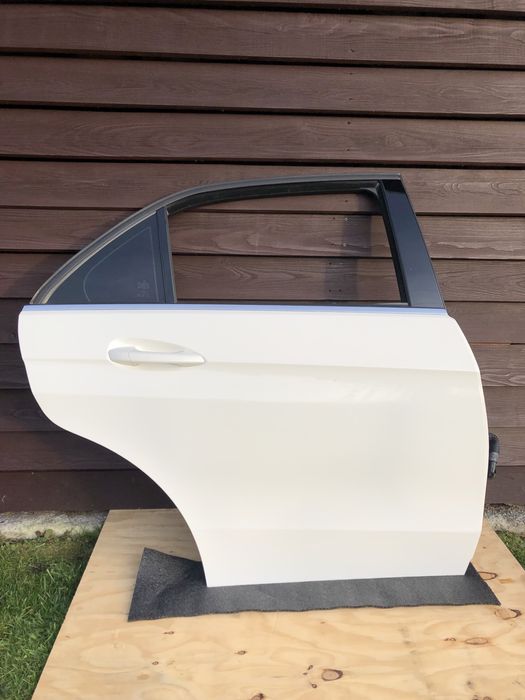 Drzwi tylne prawe Mercedes W212 sedan kolor 149