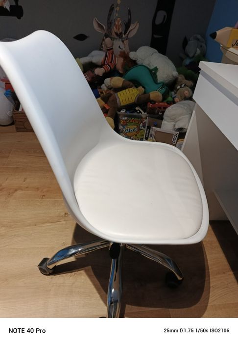 Biurko dziecięce z krzesłem