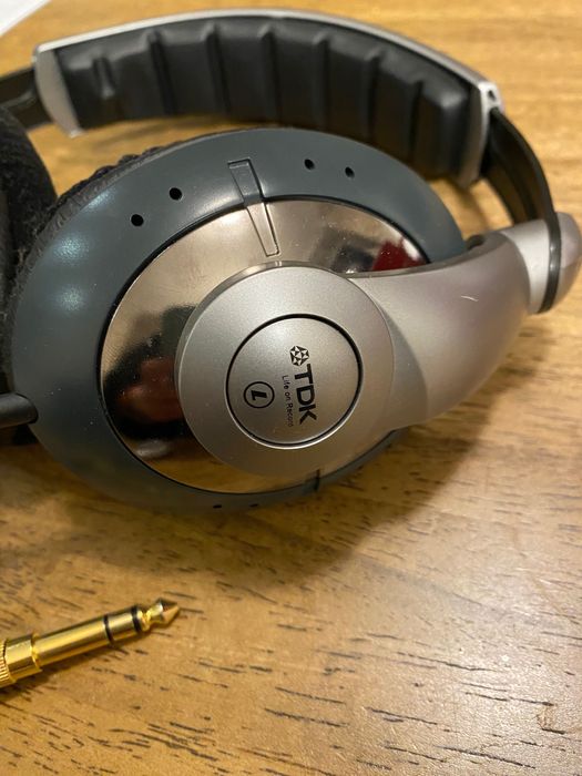 Słuchawki TDK na kablu