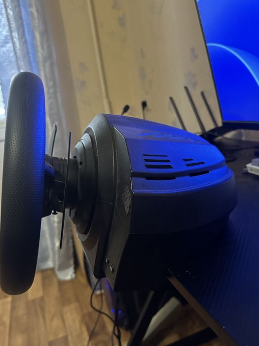 Продам руль Thrustmaster t300 RS