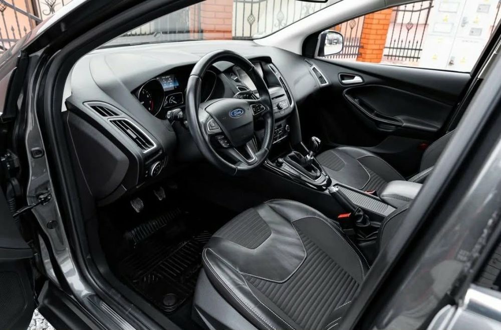Ford Focus MK3 Titanium .. BOGATE WYPOSAŻENIE...