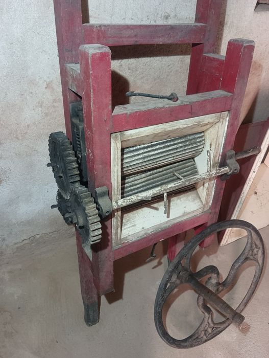 Prensa para vinho, esmagador, garrafeira