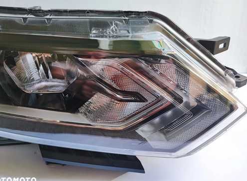 Lampa Nissan Qashqai 2017 do 21 lift J11 Koito Reflektor