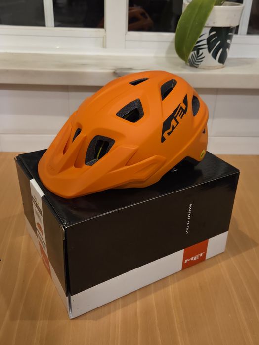 Capacete MET ECHO