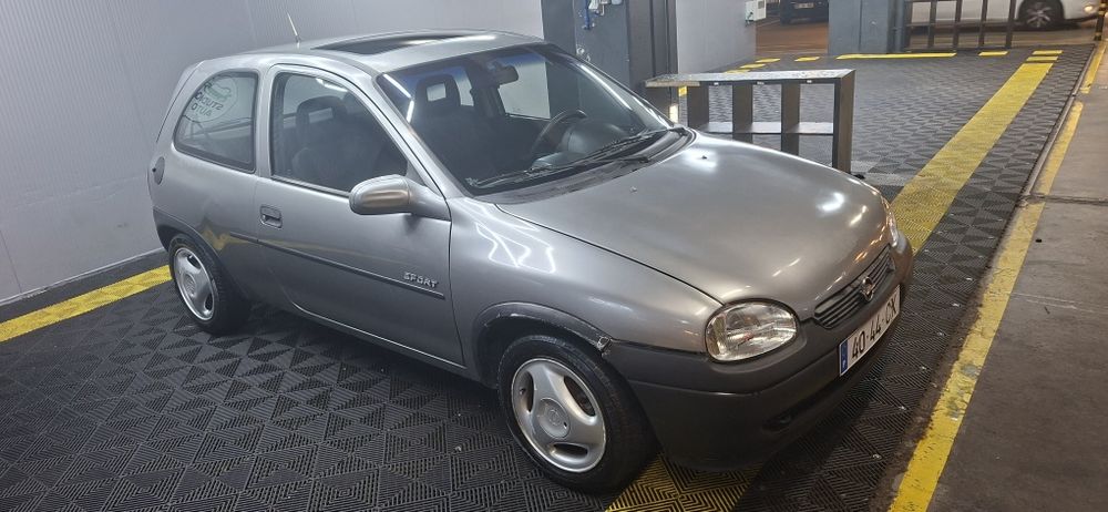 Opel corsa 1.4 SI
