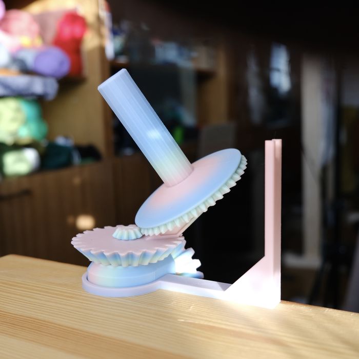 Моталка для пряжі ручна