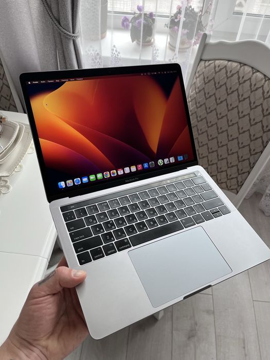 Mackbpok pro 2017 A1706, apple