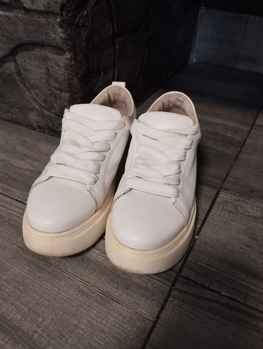 Продам шкіряні кеди 36р.))