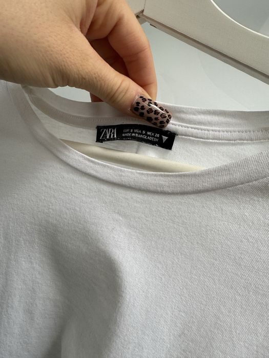 Biała koszulka z falbankami damska