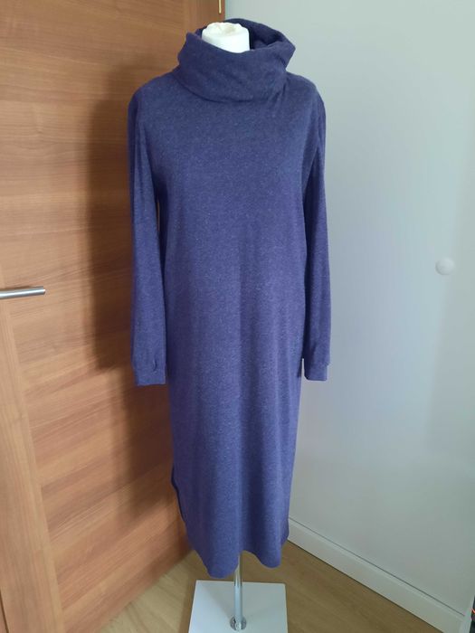 Fioletowa sukienka z dzianiny z golfem, rozmiar 40