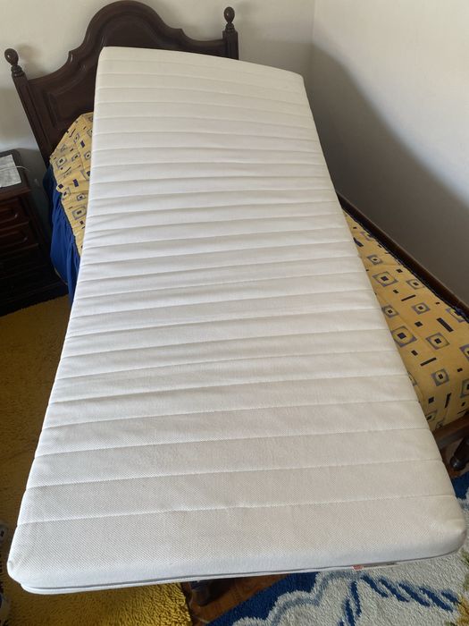 Cama Montessori Casinha + colchão 90x200