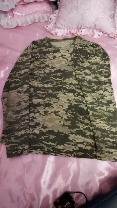 Футболка тепла піксель