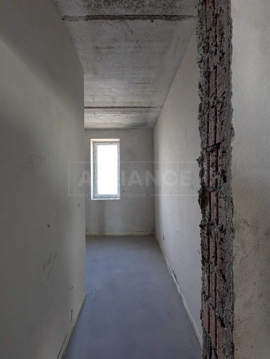 Готова, видова 2кім.квартира поруч Метро!