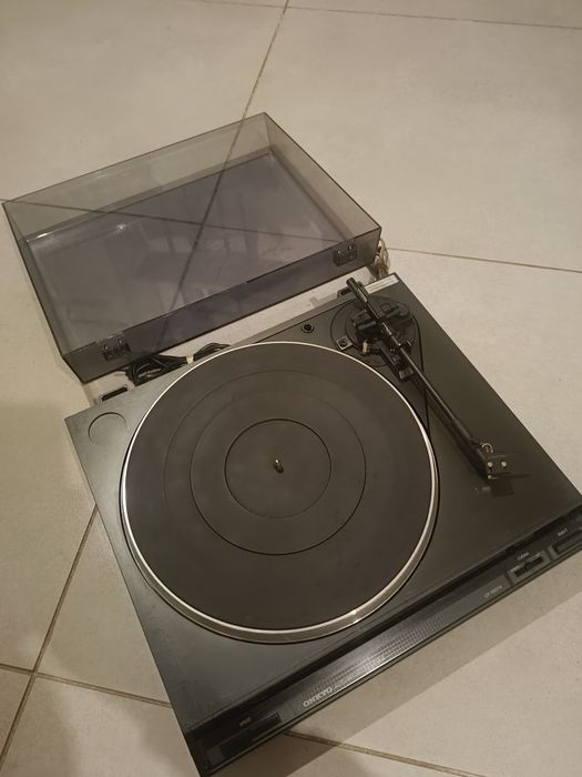 Gramofon płyt winylowych Onkyo CP 1007A
