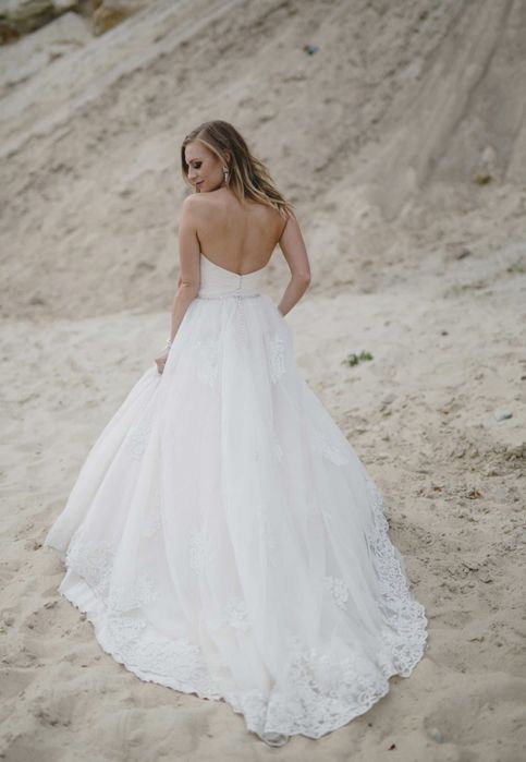 Suknia ślubna gorsetowa