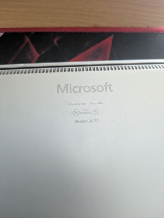 По запчастинах. Ноутбук Microsoft Surface 1769