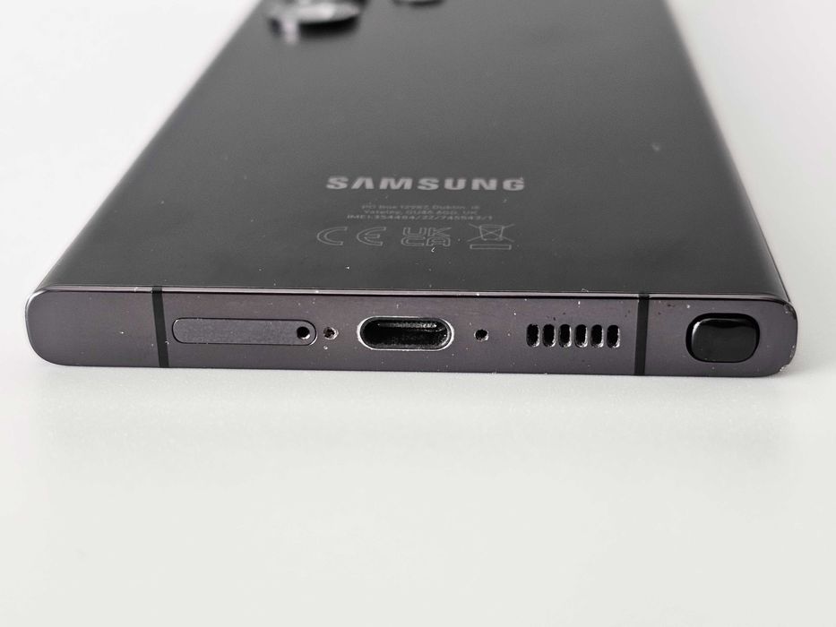 Samsung S23 Ultra 12/512GB.  Muito bom.