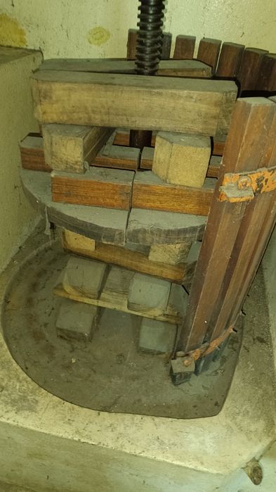 Prença das uvas completo. Pronto a funcionar