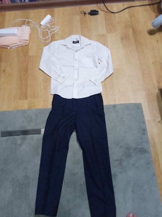 Брюки и рубашка на мальчика