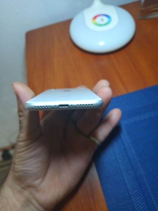 iPhone 8 в отличном состоянии