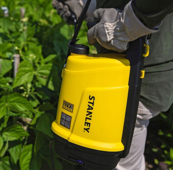 NOWY akumulatorowy opryskiwacz firmy STANLEY 5 litrów + ładowarka