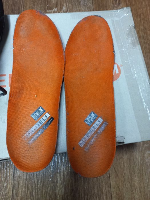 Продам жіночі черевики Merrell