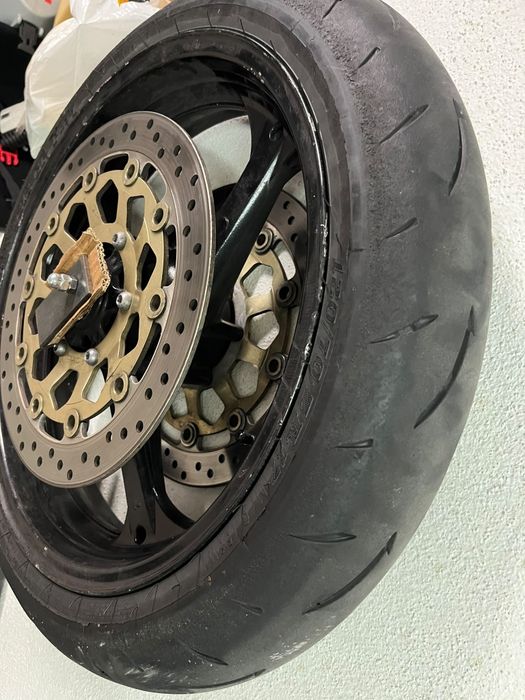 Jantes com pneus para Honda CBR 1000RR 04 a 06