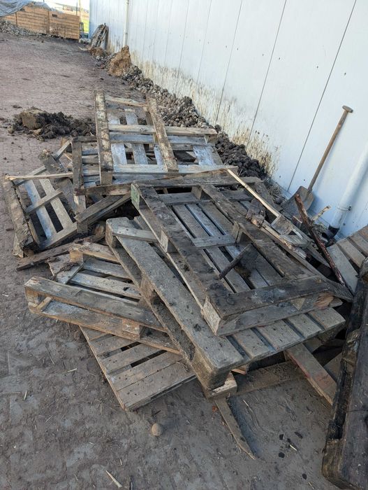 Drewno opałowe, uszkodzone palety,desko.Darmo,gratis