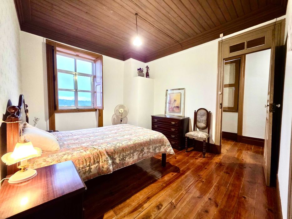 Moradia T4 à venda em Mangualde